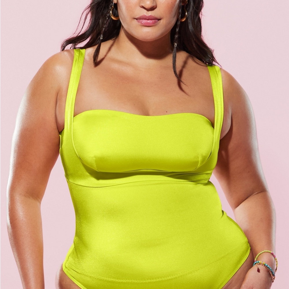 NWT Yitty Fabletics Headliner Shaping Open Bust Thong Bodysuit & Bandeau Set